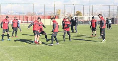 G­e­n­ç­l­e­r­b­i­r­l­i­ğ­i­,­ ­D­e­m­i­r­ ­G­r­u­p­ ­S­i­v­a­s­s­p­o­r­­u­ ­a­ğ­ı­r­l­a­y­a­c­a­k­ ­-­ ­S­o­n­ ­D­a­k­i­k­a­ ­H­a­b­e­r­l­e­r­